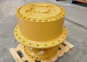 Pogonski- bočni reduktor za buldozer